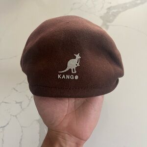KANGOL Brown Wool Beret Hat Kangaroo Logo Size Med Y2K VTG 90’s VERY NICE!!!